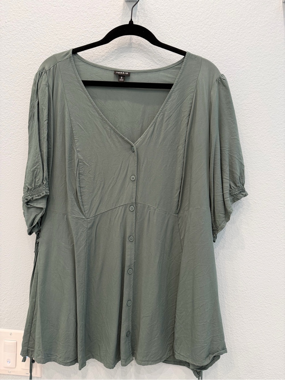 Torrid Sage Green Challis Side Tie Button Front V-Neck Top Plus Size 3